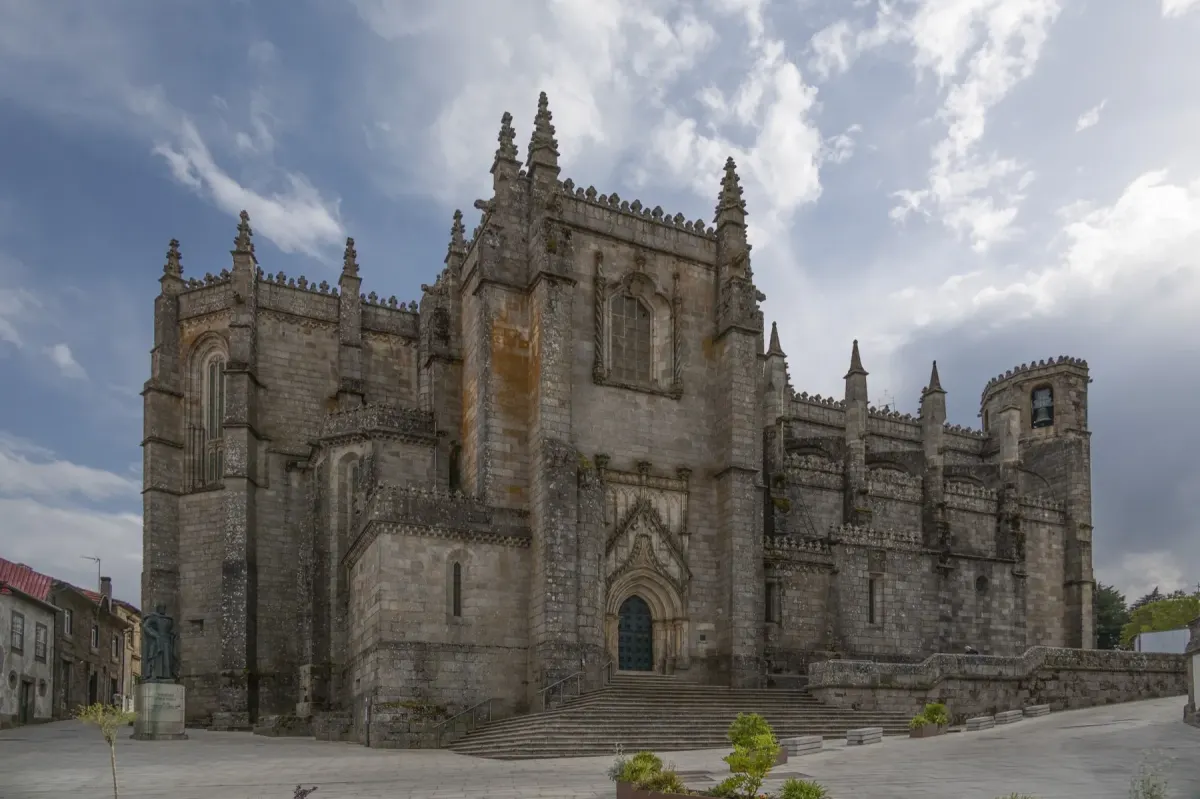 A catedral de granito (Sé) da Guarda, Portugal